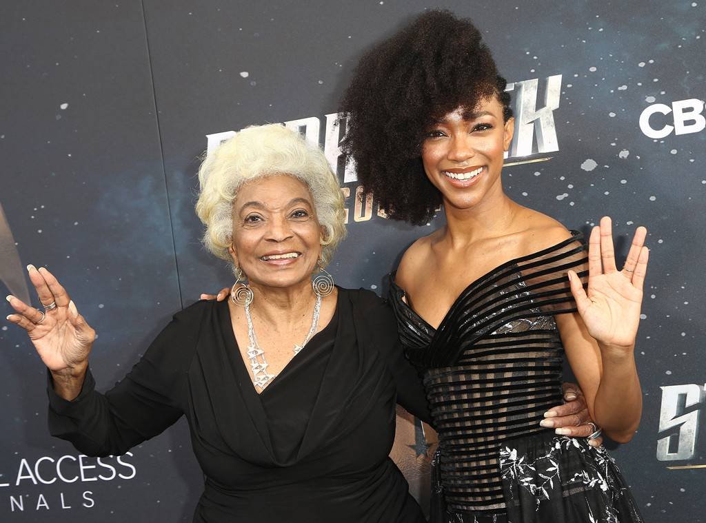 KatCressida's tweet photo. Ya KNOW I ❤️ me my
#TrekTuesday🛸-
But when it’s THIS KINDA awesome-
STAND BACK💥!
From @NichelleisUhura’s⭐ #GameChanging role 50 YRS AGO to @SonequaMG’s⭐ fierce #CommanderBurnham
#StarTrekTV📺 KILLS IT w/#StrongBlackLead’s!
#BlackHistoryMonth
@Rackotm
https://t.co/JTZQSDGQeT https://t.co/BRwblERqvi