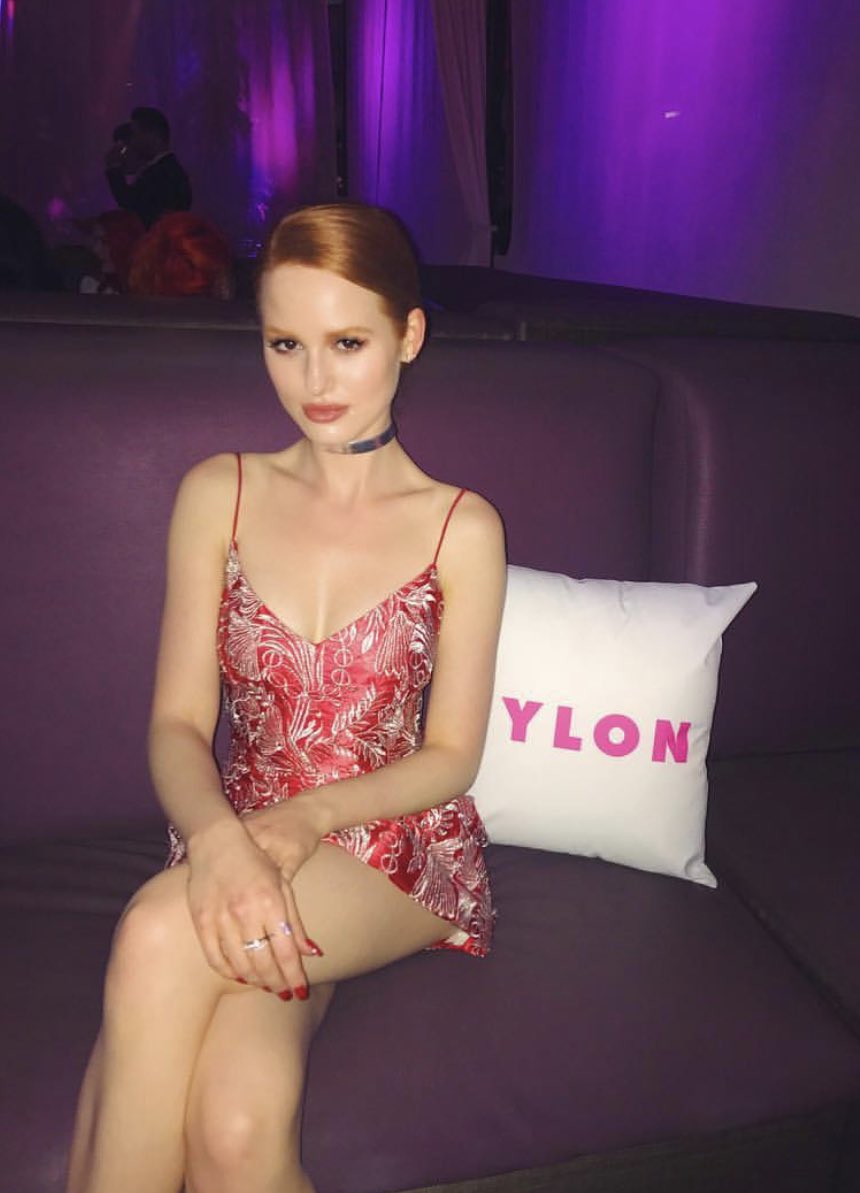 loreenjacb's tweet photo. last night 💼🍸 https://t.co/yh2pmhBJjl
