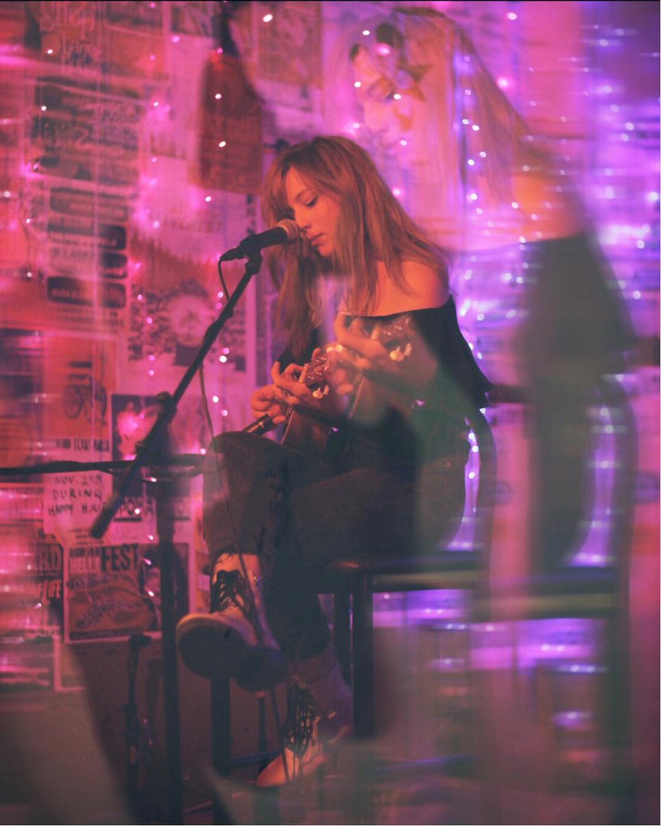 haileyknoxmusic's tweet photo. First week of my first headlining tour! Traveling is crazyyy but meeting you guys &amp; playing every night is so much fun. Thank you for being weird, for the love and singing along with me. So cool seeing people sing along to my songs 💕 Chicago tonight!!!#hardwiredtour https://t.co/FOGhp9lp41