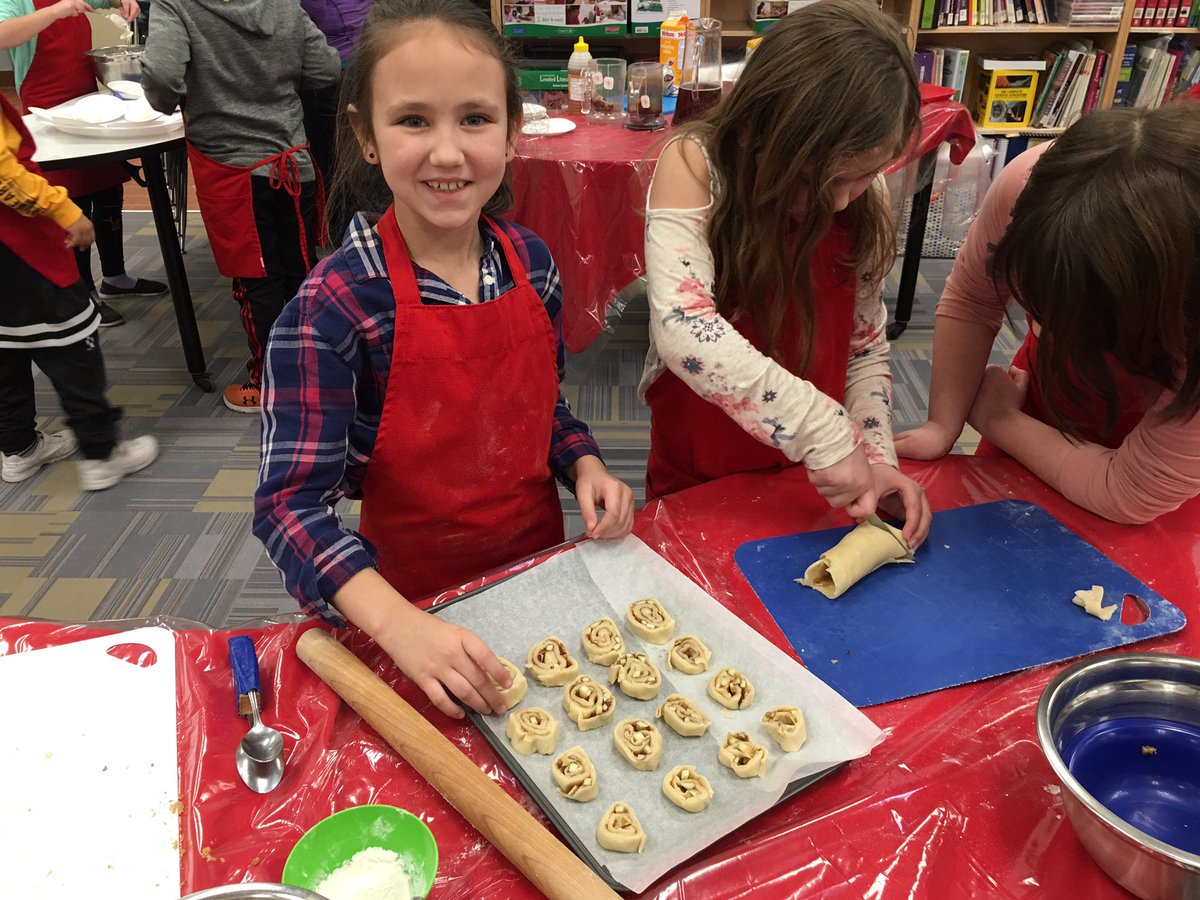 MmeMonaghan's tweet photo. We enjoyed baking with @Chefalecole  on Friday. Ss we’re immersed and highly engaged in listening and speaking activities in French while making Pets de Soeurs #frenchisfun https://t.co/jXWAOS4HAF