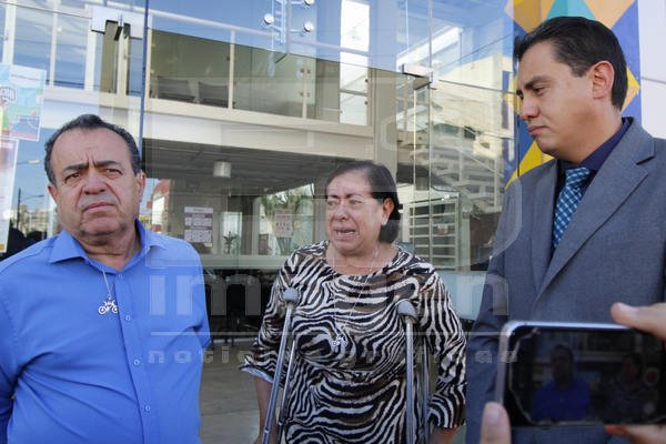 EsImagen's tweet photo. 🚲 Representantes de aseguradora de Ruta #GalgosDelSur no asisten a reunión con padres y abogados de Emmanuel Vara, quién falleció el día 21 de noviembre de 2018 en accidente de bicicleta.
#ManuVive
📸 https://t.co/vHNQx7qAab
Vía Oscar Morales https://t.co/L97PdmQzYB