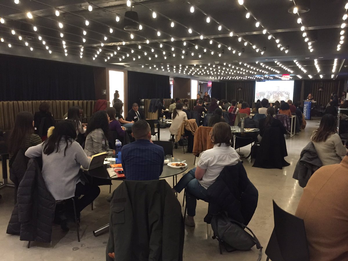 Mora_Jas's tweet photo. Packed house at @latinas_tech #NYC meetup @indeed. Gracias Indeed for hosting Latinas in Tech! https://t.co/0o0FLolgZp