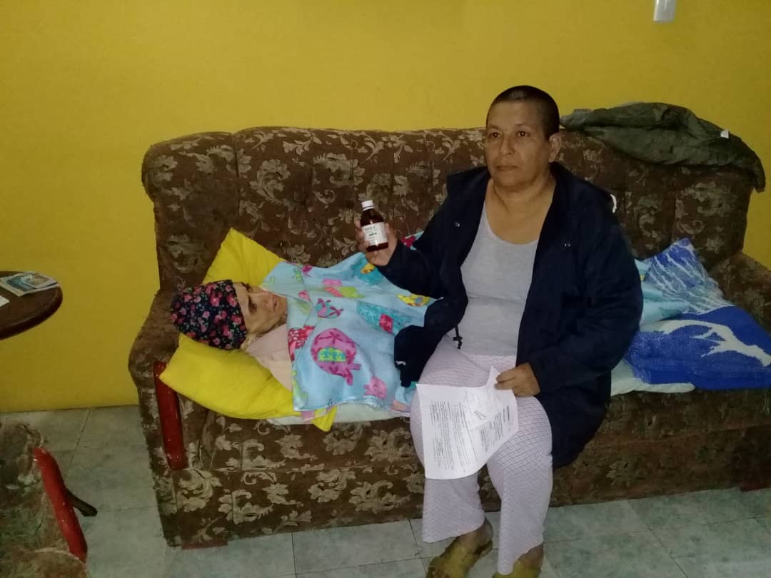 leoperiodista's tweet photo. Atención..Irenia Chacon, merideña de 28 años quien reside en Bélen calle 7 entre calle 16 y 17 necesita ayuda ya que se encuentra con grado avanzado de desnutrición y necesita medicinas, alimentos frutas..#Mérida..#19Feb https://t.co/CBn0wulpoh