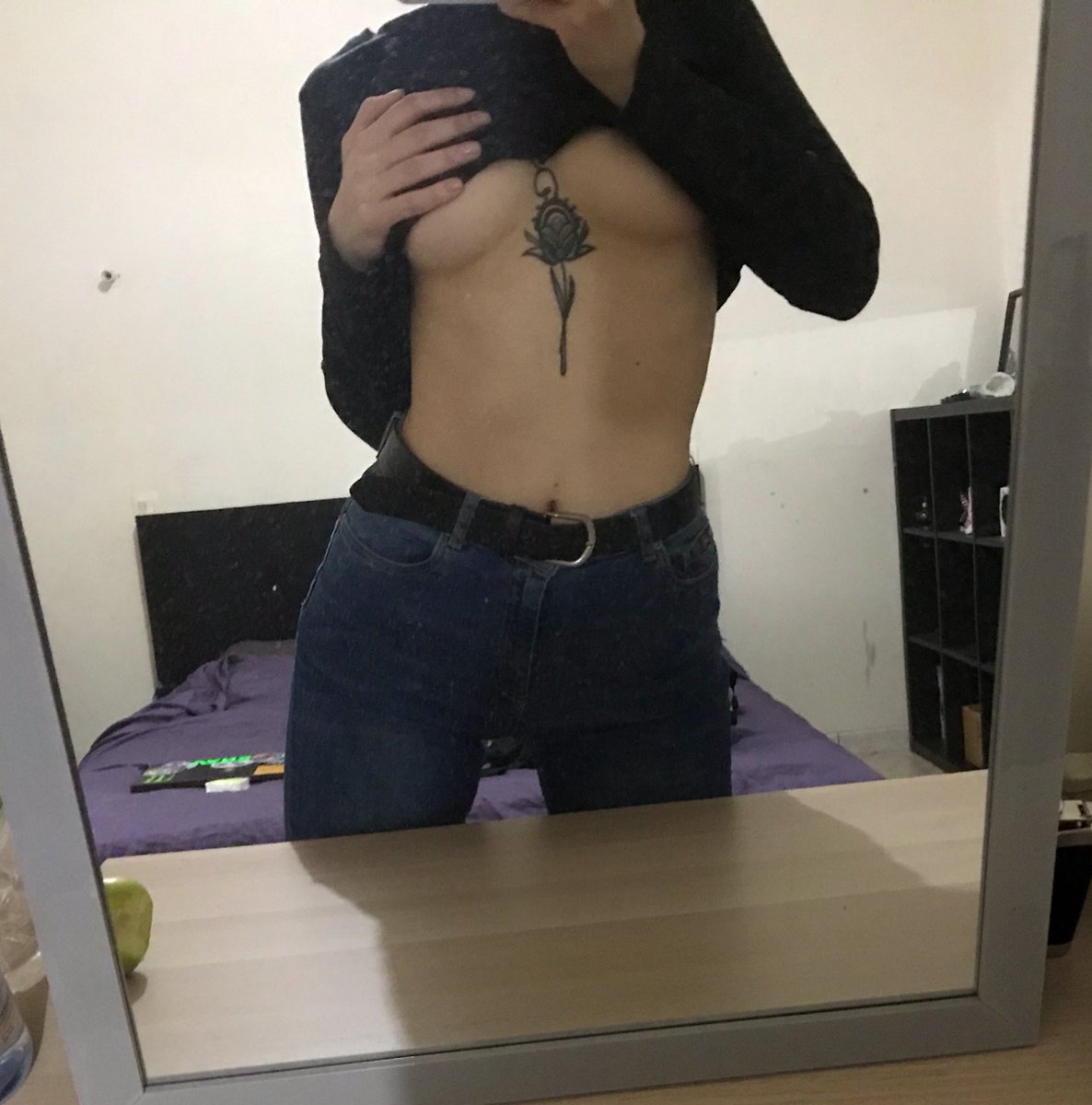_xEleison's tweet photo. J’ai tout le dos jusqu’aux cuisses de tattooed mais c’est cette mini chose qui m’a fait le plus mal (mais jlm donc pg) https://t.co/JpiIfm8oCU