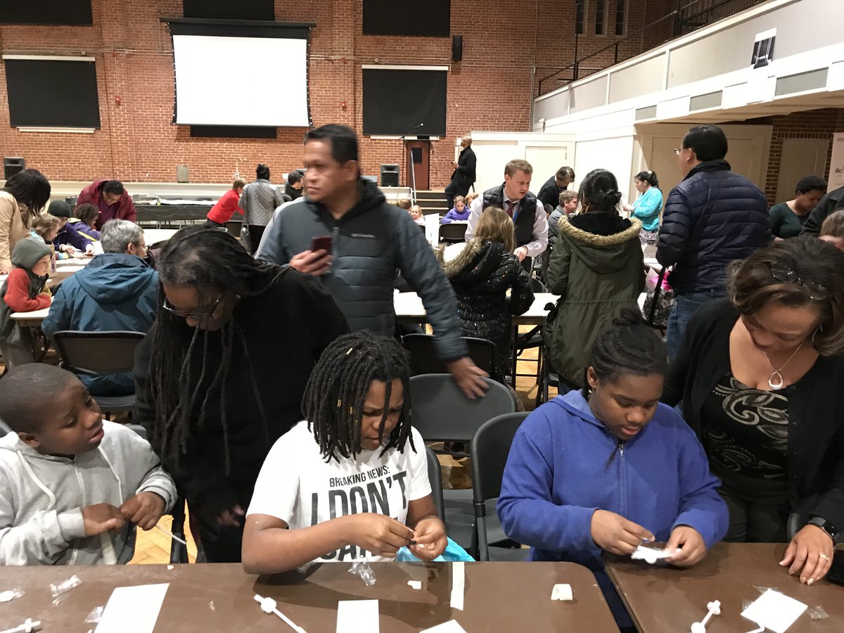 JEShepardMiddle's tweet photo. Shepard students and families are still learning tonight at the Title 1 PAC night. #SMSGrowthSuccessNothingLess #WeAreDPS https://t.co/q746cLRYzC