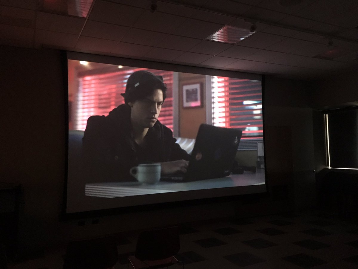 NancyEduSpeaker's tweet image. Tarrytown Zam,Wham,Wow to your library!Found a great collection of Archie Comic Graphic Novels @TheWarnerLib . Great to meet Riverdale fans as well classic Archie Comic Collectors! #TarrytownNY #WarnerLibrary #Literacy #RiverdaleCW