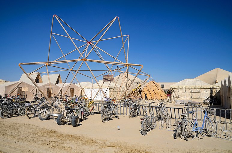 philippeglade's tweet image. Humano the Tribe camp 2018 #burningman #blackrockcity #ephemeralarchitecture #humanothetribe