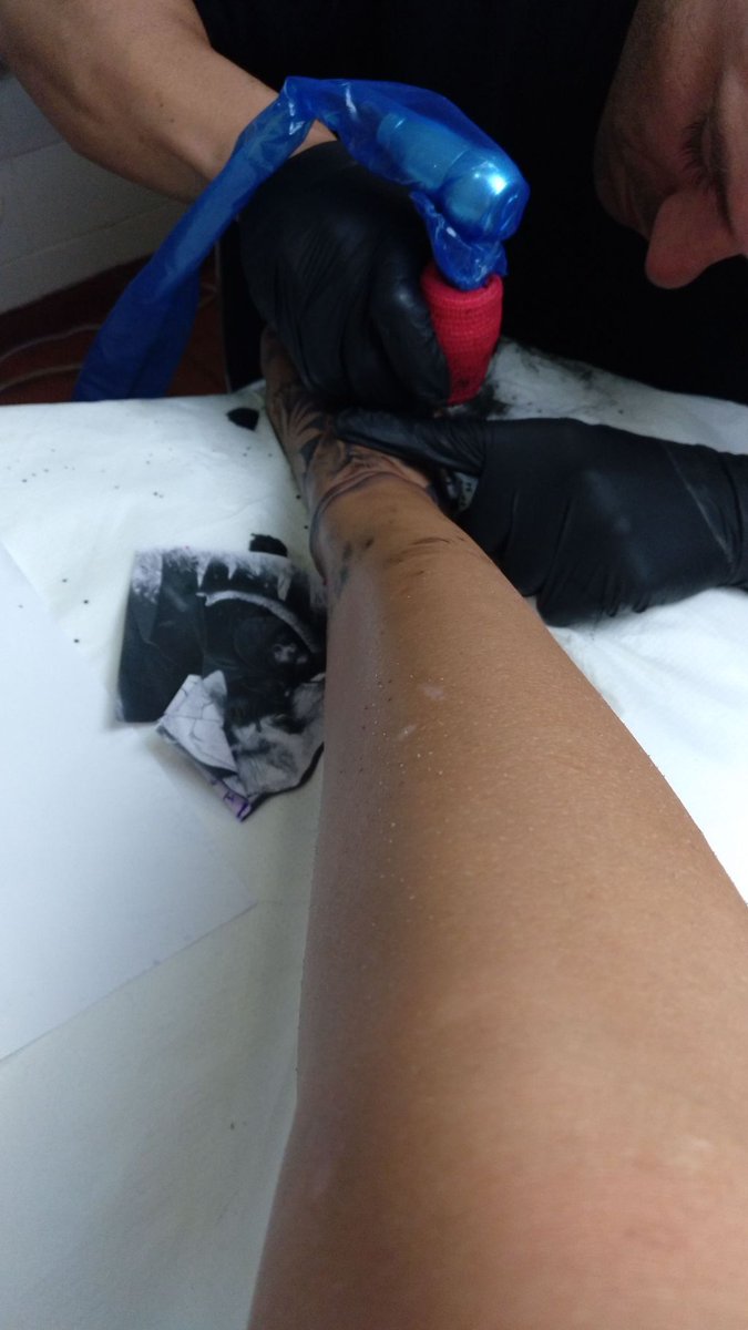 Ele1306's tweet photo. La historia de mi tatuaje https://t.co/J88YKkhER4 https://t.co/woqUrFSZl0