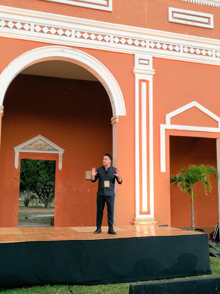 We need to create an oasis for #impinv in #latam not just adapt to current conditions, we need to change the game!  <a href="/ggraymolina/">George Gray Molina</a> at #FLII2019 <a href="/ColaborativoVC/">colaborativo</a>