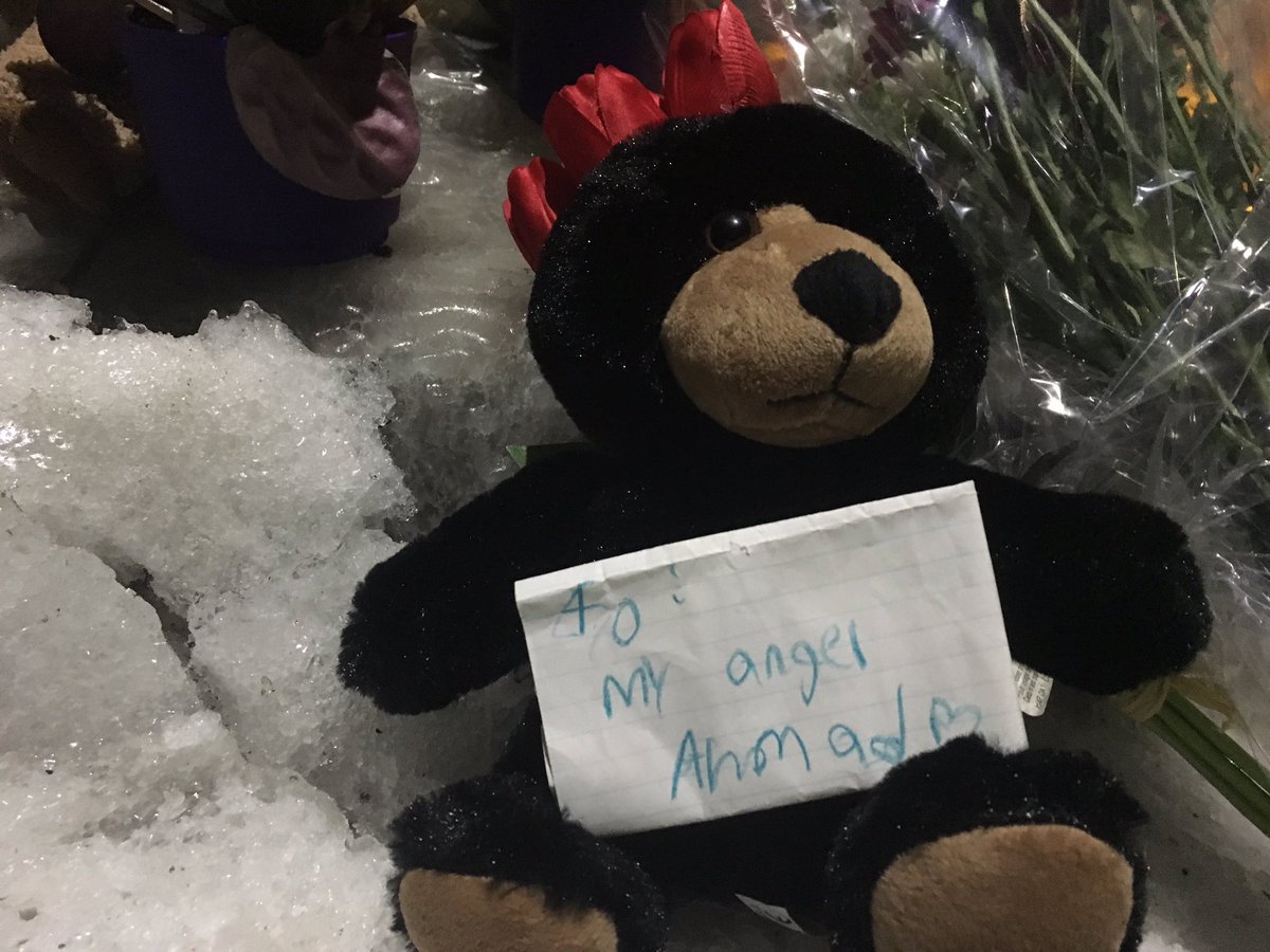 GBenjaminHFX's tweet photo. A collection of flowers, children’s toys and messages of support is growing outside the home of last night’s fatal fire in #Halifax that took the lives of 7 children. 

The GoFundMe for the family just surpassed $84,000 in just a few hours. https://t.co/aAY9jw1qOh

@globalhalifax https://t.co/GikOwcySw8
