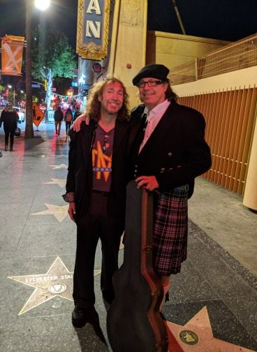 TomDiNardo's tweet photo. You may be cool ... but you'll NEVER be Marty Ross carrying a vintage Gretsch guitar on Hollywood Blvd wearing a kilt cool.
#Hollywood #NewMonkees #MartyRoss @thenewmonkees https://t.co/F9x1vSNrs9
