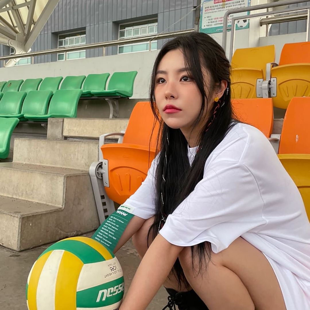 lunaestreIIad0s's tweet photo. [wheein_from.paeyong IG]
——
#MAMAMOO #Wheein
#마마무 #휘인
@RBW_MAMAMOO
@THEL1VE_LABEL
[#MemoriesPaeyongPaeyong!]
Hello. This is #BehindWheeind incharge, Paeyong!👊🏻 Today, it has been 2 weeks since MAMAMOO ONLINE CONCERT ‘WAW’ https://t.co/A7rMTjWrc5