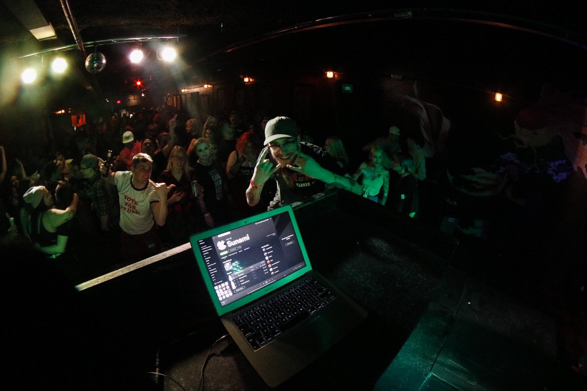 these emo kids about to have a rude awakening