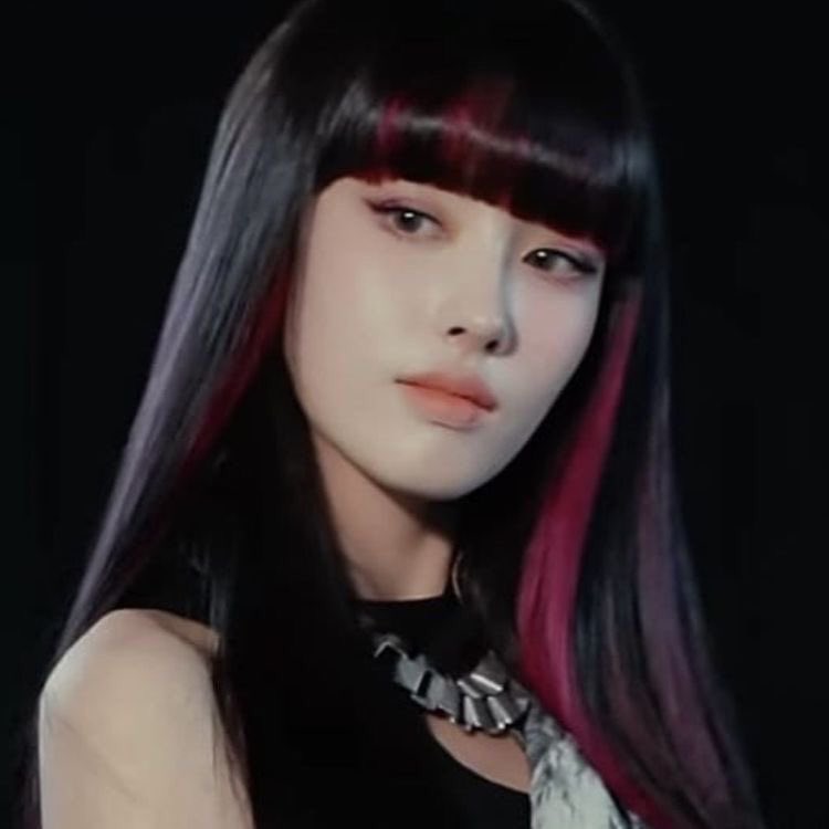 อาคิยามะซังไม่เหมือนคุรจายุนตรงไหนเอาปากกามาวงค่ะ