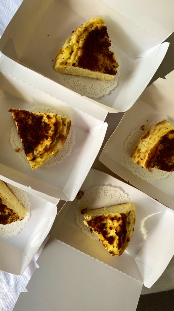 imanrewa's tweet photo. Vanilla Bean Burnt Cheese Cake🤍 available for today.
Promo RM12 / slice
Self pickup | Delivery: Sabtu 11 Sep
• Tornado Cake available daily too
Tap untuk tempahan : https://t.co/30VTAmmjG5
#codipoh #trifles #desserts #bcc https://t.co/metWDWEegn