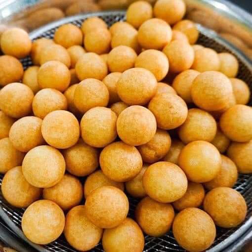 เรียกขนมอันนี้กันว่าอะไร?
ไข่นกกระทารี                  ไข่เต่าเฟบ