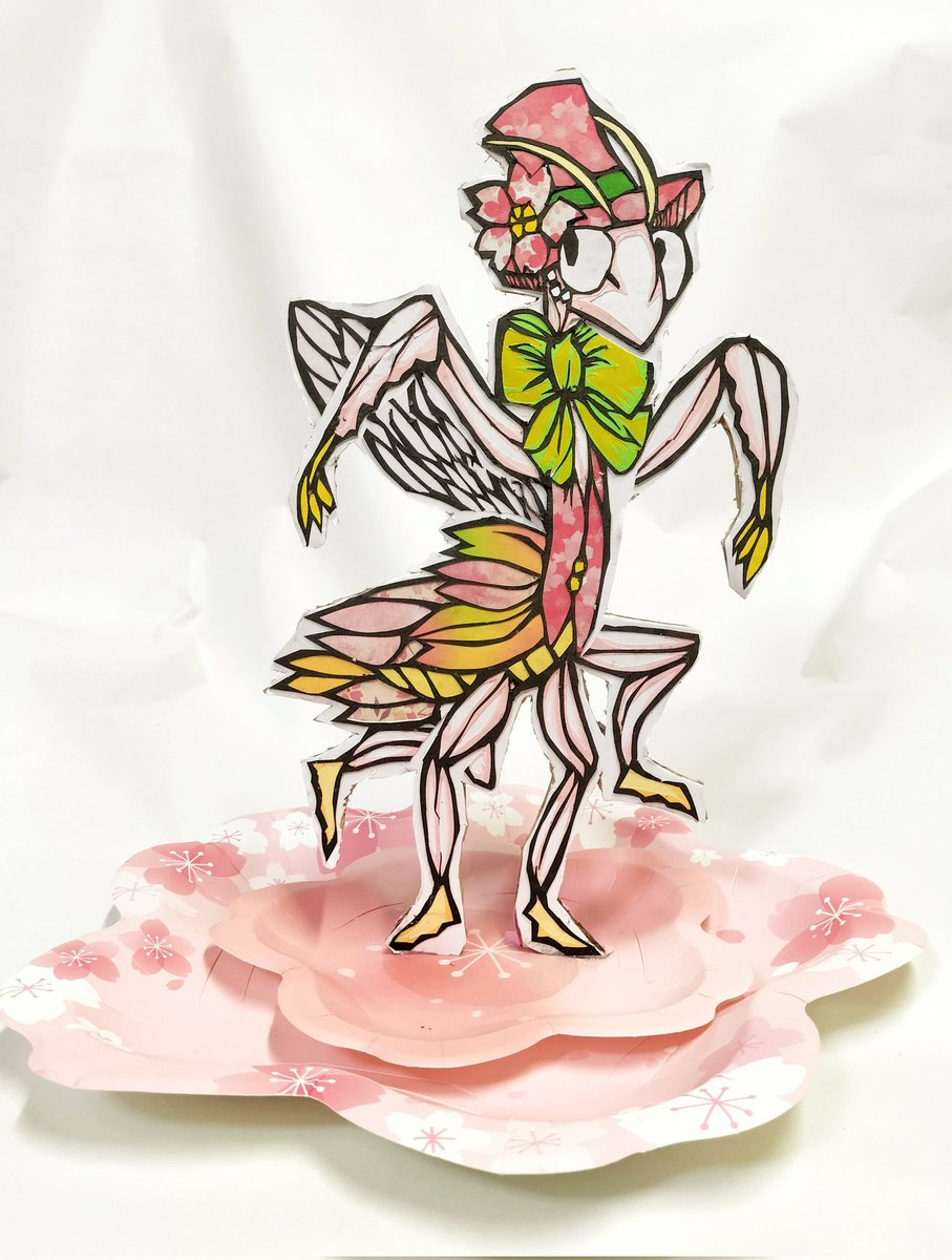 #オリキャラ #アナログ #切り絵
#cuttingpaper #papercutting  
#papercraft completed⭐️
#立体切り絵 完成

🌸 Cherry mantis 🌸 