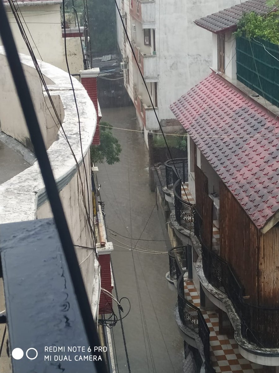 asutoshdwivedi's tweet photo. Today is my exam for one of the vacancy in @CPCB_OFFICIAL 
Last entry timing for exam centre is 13:45 
It's raining high in delhi and water is much outside my home.
How I will be able to write the exam.
Help
@CPCB_OFFICIAL https://t.co/bwV8JsGvlF