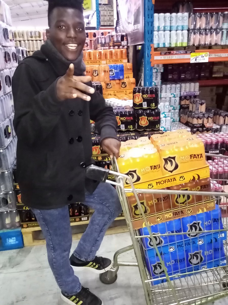 MASiTENG_4C's tweet photo. #DJSBU #djsbulive @djsbu @mofaya_official @ThePresident_SA Nasi stocko ngsayo phanda R10 Mofaya... tshele uSbu ngsalinde overall ye #MOFAYA πΏπ¦ https://t.co/un1hm5axHz