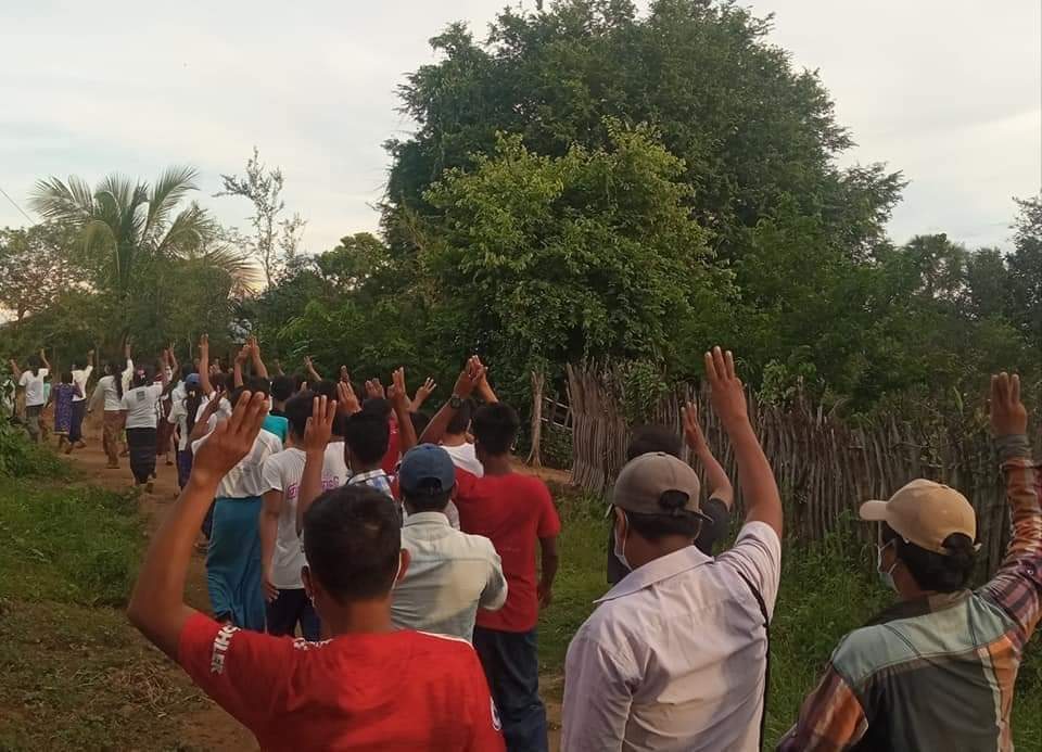 In the northern zone of #Myaing Township, Magway Region, on the morning of September 11, the basic education boycott committee and the people staged a strike against the military dictatorship.

#UN_RecognizeNUG
#Sep11Coup 
#WhatsHappeningInMyanmar