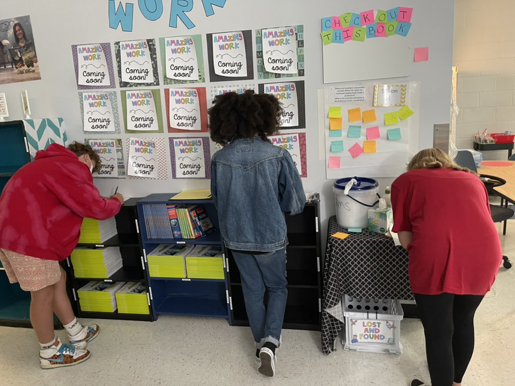 msbrittsela's tweet photo. Today students used the Avid carousel strategy to learn about classroom routines. Why should I do all the talking? @AVIDAACPS @AACountySchools @SevernRivAACPS https://t.co/Oevb8mcWZJ