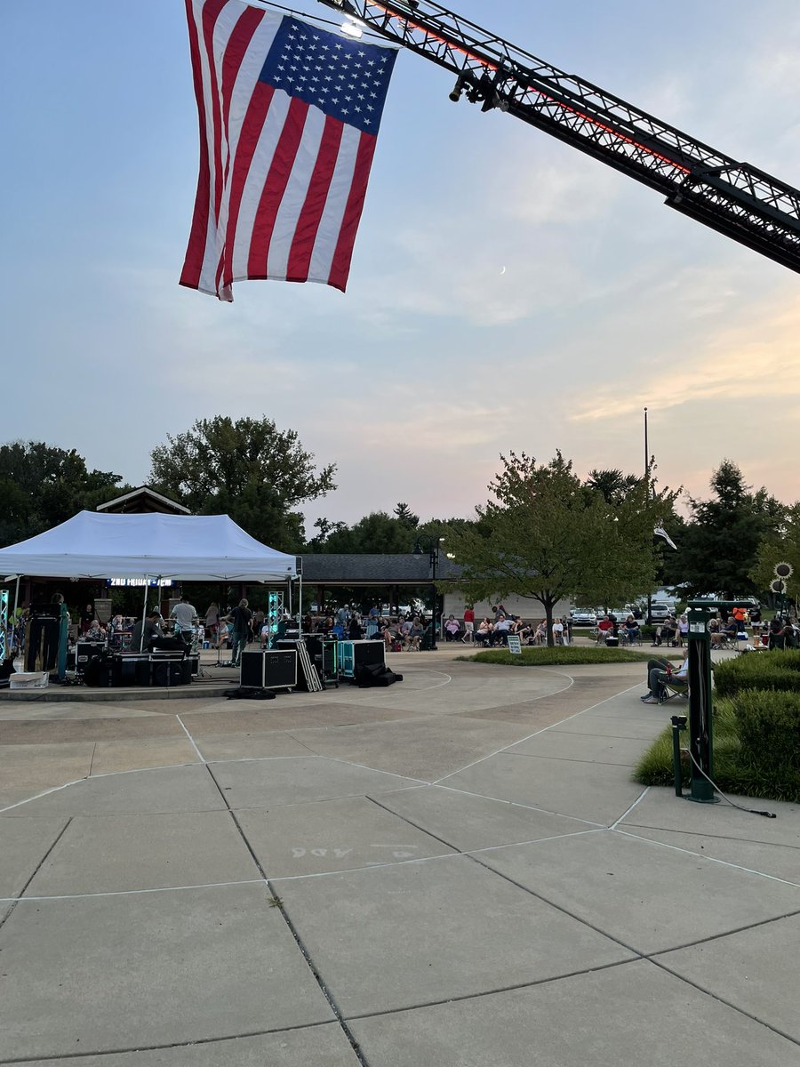 AskErikaSTLCC's tweet photo. Special thanks to our community partner @FergRec for inviting us to participate in their summer concert series. Katelyn Haniford does an amazing job of creating events that show the beauty of community. I ❤️Ferguson.#flovalleyinferguson https://t.co/T9lIEGs3hr