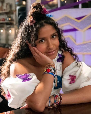 zainsduskx's tweet photo. Não sei se ainda tá rolando massss, sou a Júlia, tenho 22 anos e sou professora de física, matemática e inglês… to no fandom desde que jatp lançou e a Julie é meu personagem preferido pq eu tenho a personalidade mto parecida com a dela hehehe #JATPintegration https://t.co/2HSOfCG0mv