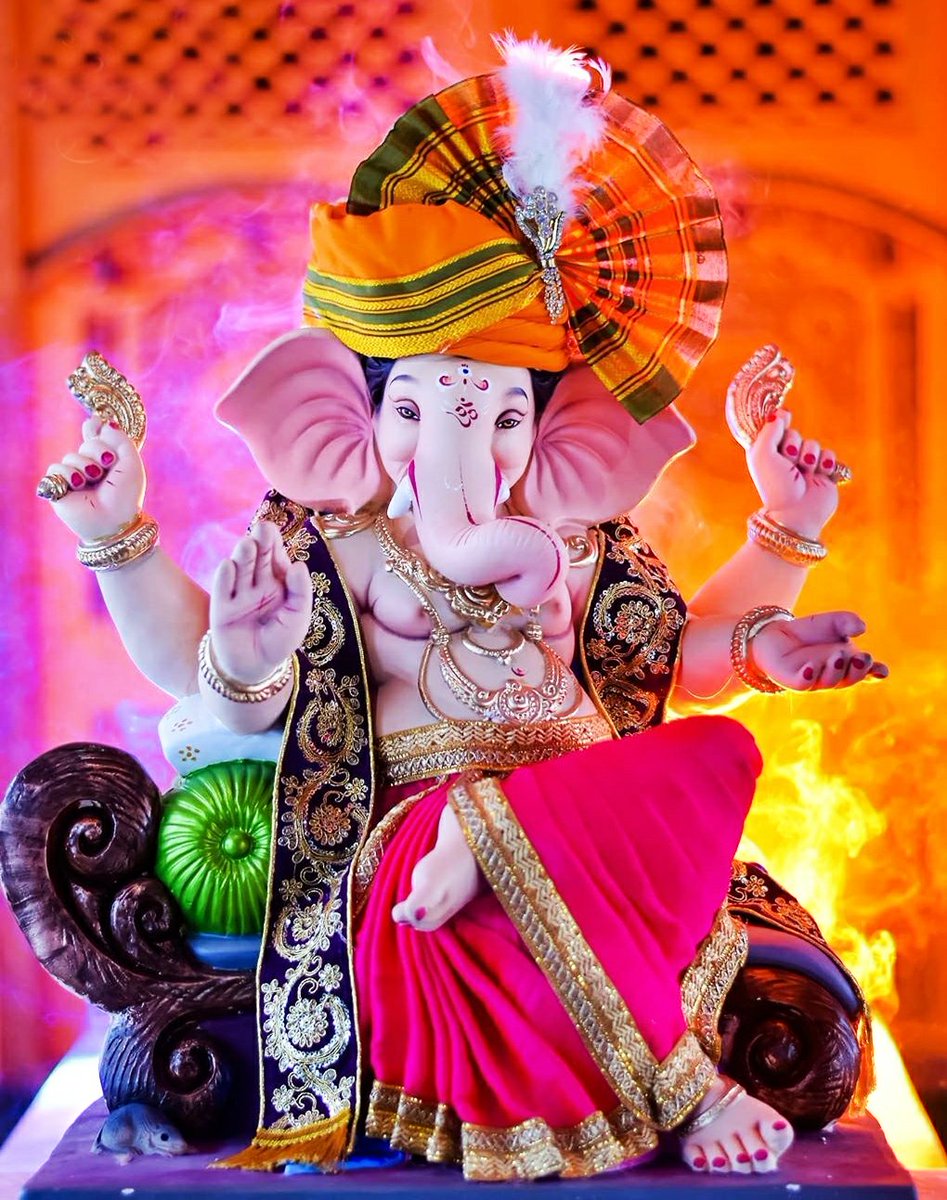 krishna43831155's tweet photo. ॐ गं गणपतये नमो नम: श्री सिध्धीविनायक नमो नम:।
अष्टविनायक नमो नम: गणपती बाप्पा मोरया ।।

आप सभी को प्रथम पूज्य भगवान गजानन के जन्मोत्सव #गणेश_चतुर्थी की हार्दिक शुभकामनायें l 
विघ्नहर्ता सबके विघ्नों को हर कर सब भांति से मंगल करें l @krishna43831155 https://t.co/f6LOt0w3ED
