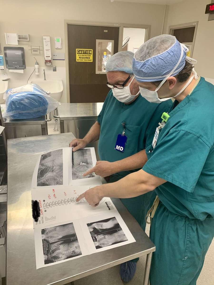 WyrickTheresa's tweet photo. Never underestimate the value of pre-op planning. Never too busy to teach a resident. ⁦@UAMSOrtho⁩ #orthomatch2022 https://t.co/wH955kpYot