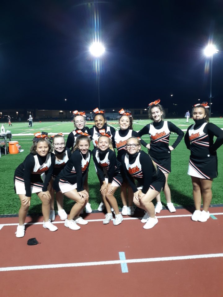 FLX_AD's tweet photo. Tough game but lots of +++. Being able to play 🏈 , our merged 📣 team, awesome chaperones, fans in the stands, compliment from the officials on sportsmanship, 🏐 handing out programs,  concession stand &amp; we had lights 🙌

All Staff. All Students. One Family, https://t.co/7K0ttehhP4