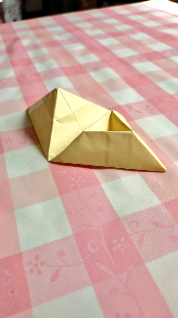 Bsb 恵 Megumi ママの為に娘が 折り紙で作ったスマホ立て これ見て凄くない 折り紙作品 スマホ立て