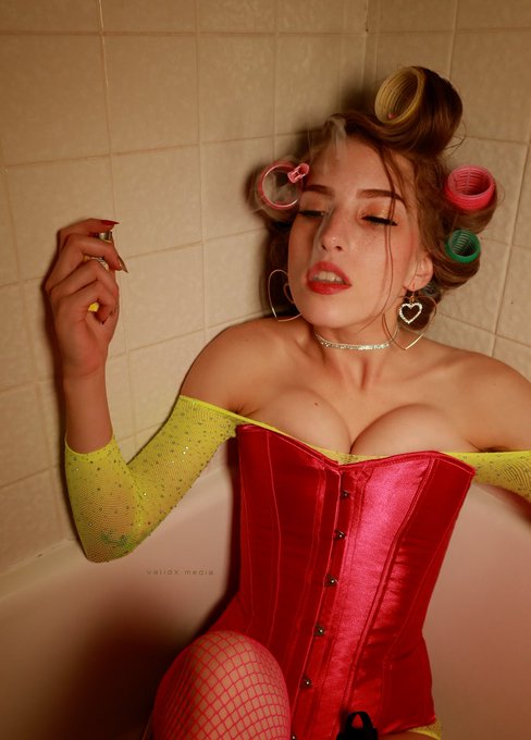 OCTAVIA RED  goddess   or   super hero ?  YES  #smoke #bathtub #party #model #nicephotovinny #cheapmotel<a href="/tag/smoke"class="tags">#smoke</a><a href="/tag/model"class="tags"><span>#model</span></a><a href="/tag/party"class="tags"><span>#party</span></a><a href="/tag/goddess"class="tags"><span>#goddess</span></a><a href="/tag/yes"class="tags"><span>#yes</span></a><a href="/tag/bathtub"class="tags"><span>#bathtub</span></a><a href="/tag/superhero"class="tags"><span>#superhero</span></a>