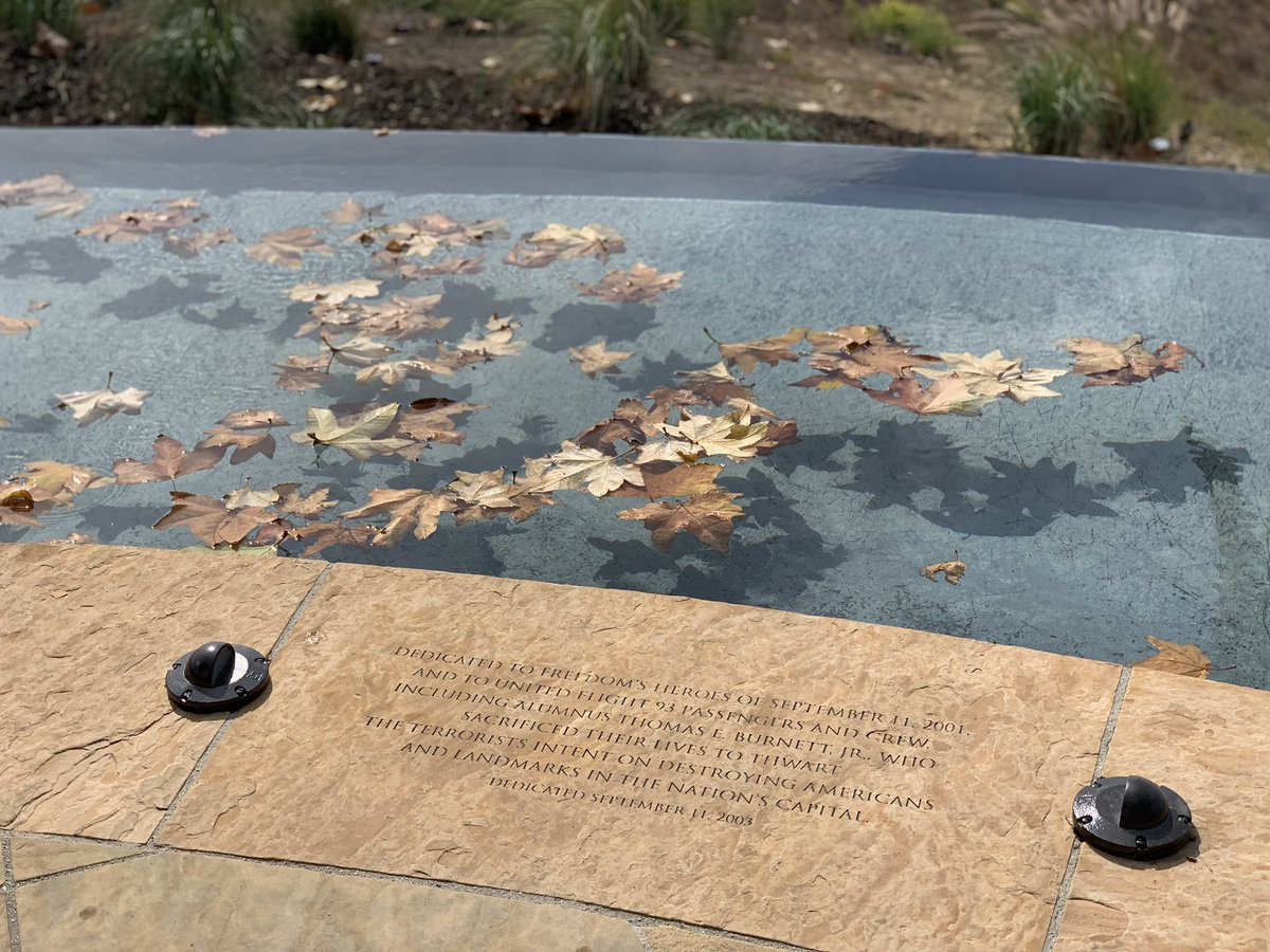 BuWaves's tweet photo. Never forget 9/11 @pepperdine #waveofflags https://t.co/2v6PsvQ42I