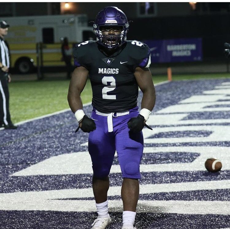 AllBasb's tweet image. Tonight at Sharkey Stadium:  Barberton defeats Kent Roosevelt 42-15 to improve to 3-1. #gomagics 🏈