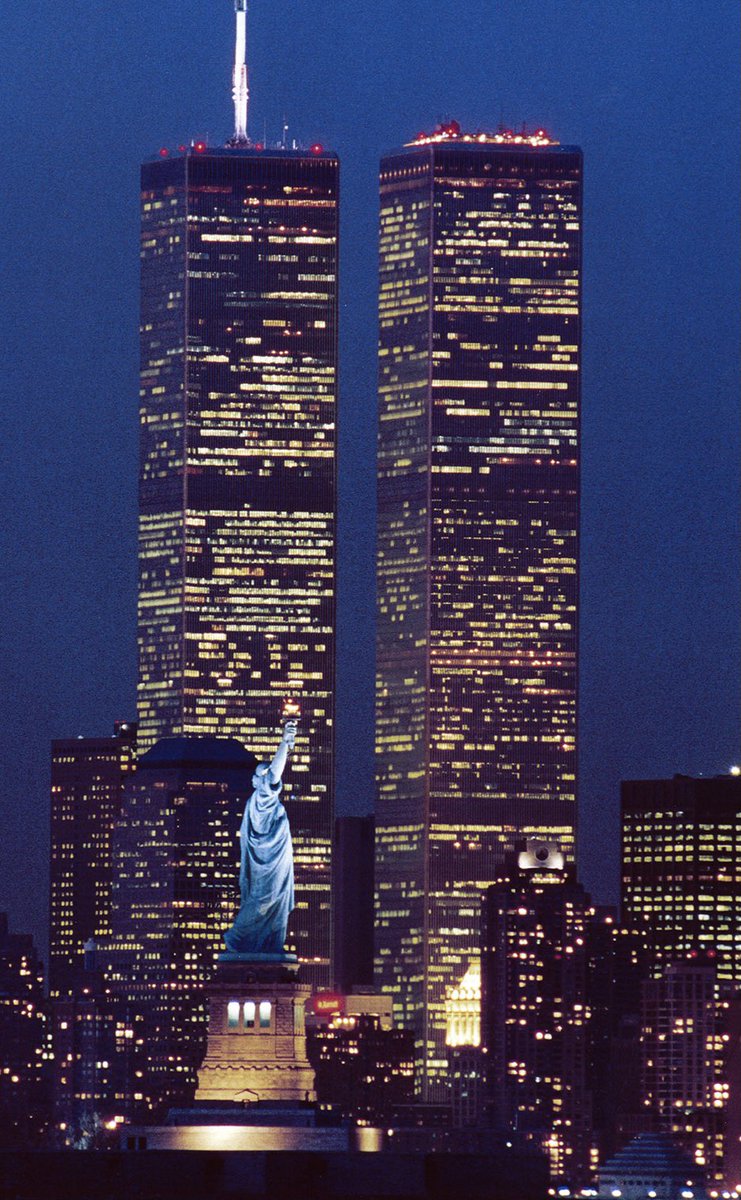 rainbowsatdawn's tweet photo. 20 years have passed since these lights went out for the last time. So many lives lost, so many others affected. The twin towers stood together for 28 years but will be remembered forever, as will those who lost their lives. Never forget #9/11 #TwinTowers #NeverForget911 https://t.co/JxLMAgMEWo