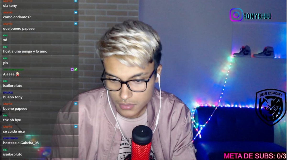 Tonykiuu's tweet photo. Sigo amando esto igual que cuando empecé y por eso no me voy a cansar de luchar por mi sueño ❤️ https://t.co/cjAVbnsQgF