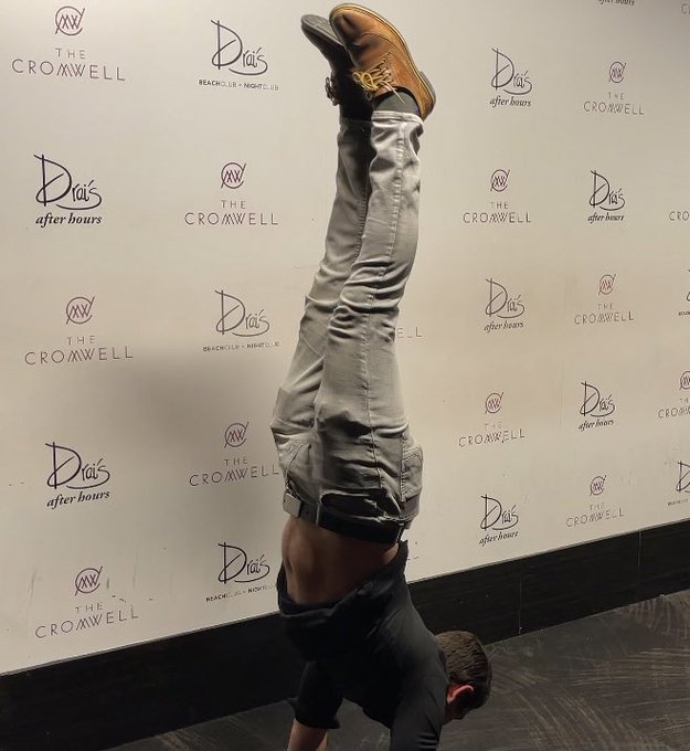 Handstands at @DraisLV https://t.co/CmFCxnTPGh<a class="tags" target="_blank" title="On Twitter" href="/?out=eyJ0eXAiOiJKV1QiLCJhbGciOiJIUzUxMiJ9.eyJpYXQiOjE3MjczNjAzMTYsImlzcyI6InR3cG9ybnN0YXJzLmNvbSIsIm5iZiI6MTcyNzM2MDMxNiwiZXhwIjoxNzU4ODk2MzE2LCJyZWRpcmVjdF91cmwiOiJodHRwczovL3R3aXR0ZXIuY29tL0RyYWlzTFYifQ.UOeN6eBFb-JhZ9GmwDtdPnRVklX6v4udOAzM6TRw4r4A_6K2hiTLE08lK2y9ORhiy1QQW8vsKtScFs0sf5almQ">@DraisLV</a><a href="/tag/blacklivesmatter"class="tags"><span>#blacklivesmatter</span></a>