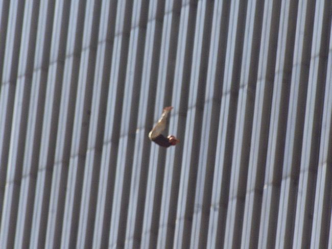 AlabasterApu's tweet photo. One of the greatest tragedies of 9/11 that is not often discussed is the jumpers. 
An estimated 200 people made the choice that day to end their lives by jumping rather than being burned to death. https://t.co/mydhMI0dcE