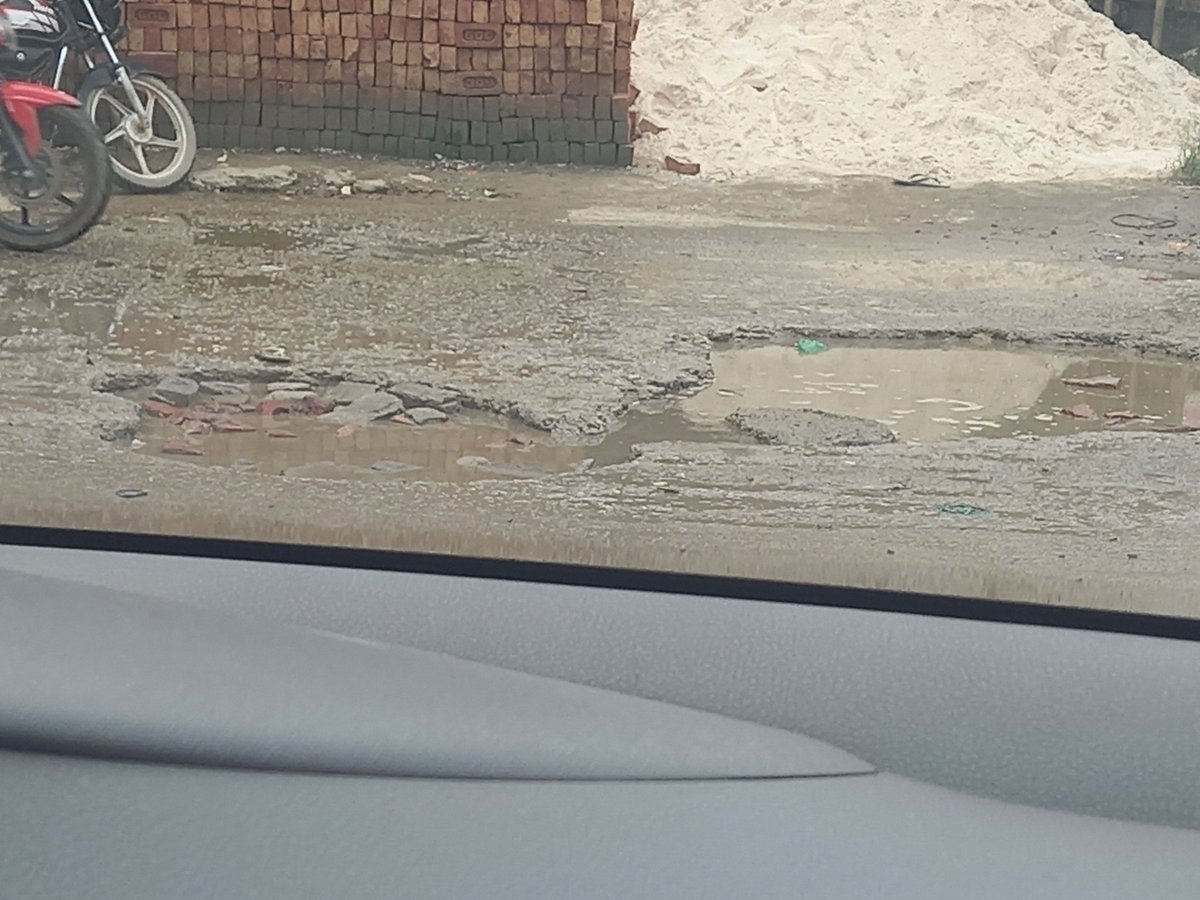 Virende30406842's tweet photo. @anilvijminister Sir this the condition of road in front of our society sector 93 Gurgaon.
Photos attached for your reference.Municipal corporation is taking house tax but giving no facility.
Aap par hi bharosa hai.
Daily accident ho raha hai
Mobile no.9350846195 https://t.co/OnKZXKTzuA