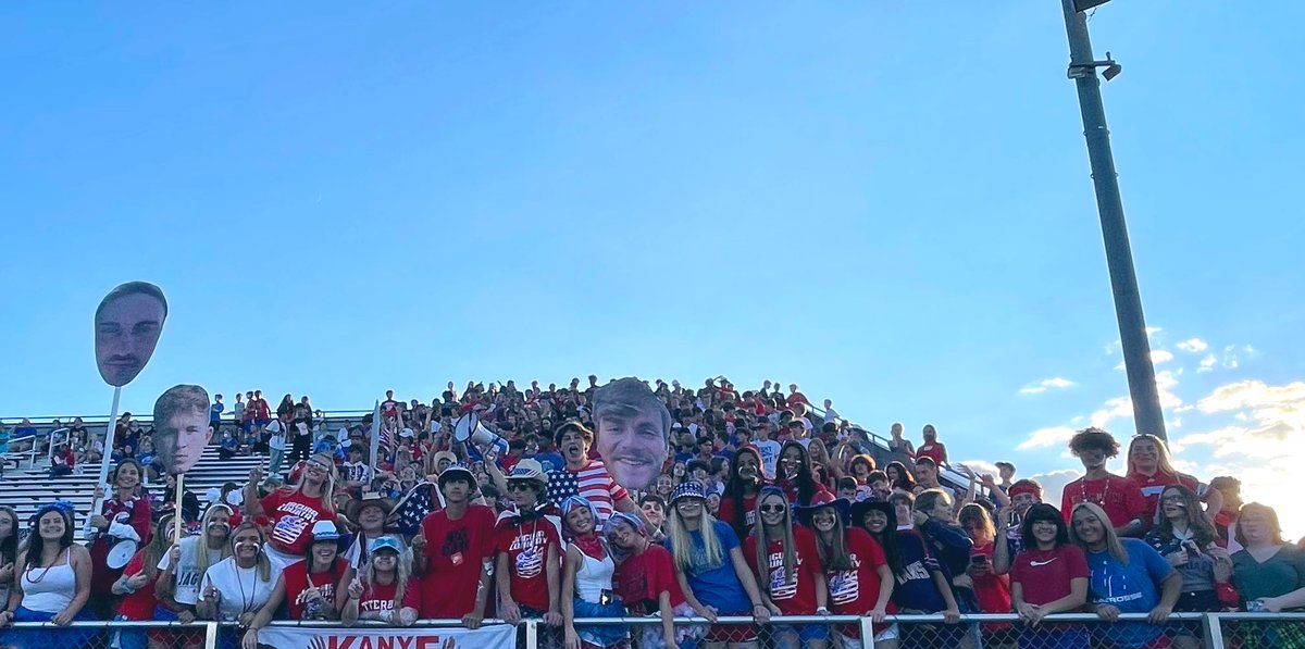 BradleyHS's tweet photo. Football Friday Night! Go Jags! 🐆#BCLAW https://t.co/7eW7b3ExvO