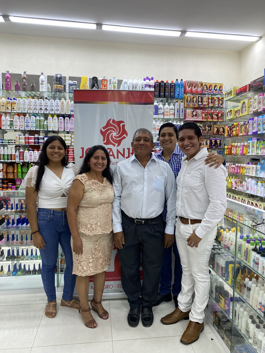 cjunco's tweet photo. Inauguración del Nuevo Jonanjer Tu Propio Estilo!!! #Jonanjer #Inaguracion https://t.co/3tDg1xr9v1