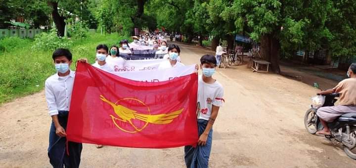 miN13700's tweet photo. In the northern part of Salingyi area, many villagers from Phaungkata village marched wearing white shirts to join the global Spring Revolution on September 11.

#UN_RecognizeNUG 
#WhatsHappeningInMyanmar 
#Sep11Coup https://t.co/w3cbsWnfdl