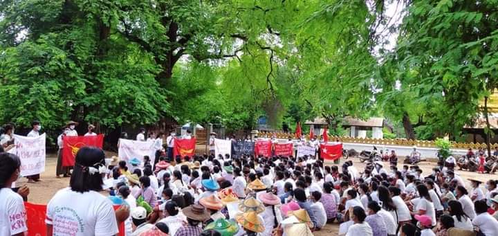 miN13700's tweet photo. In the northern part of Salingyi area, many villagers from Phaungkata village marched wearing white shirts to join the global Spring Revolution on September 11.

#UN_RecognizeNUG 
#WhatsHappeningInMyanmar 
#Sep11Coup https://t.co/w3cbsWnfdl