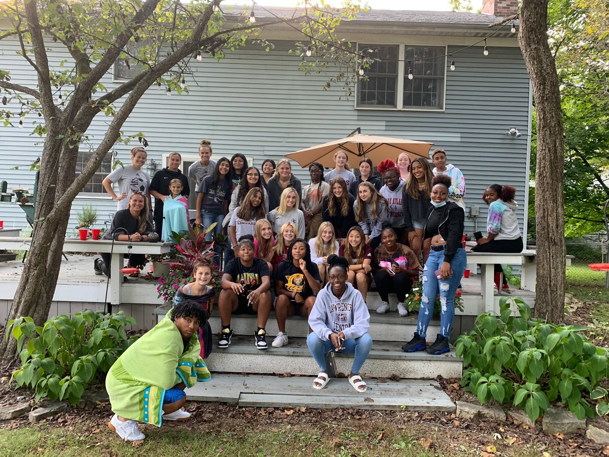 Team dinner heading into our rival match Monday against LN. #wereready  @_CoachHerron @LCHSAthletics