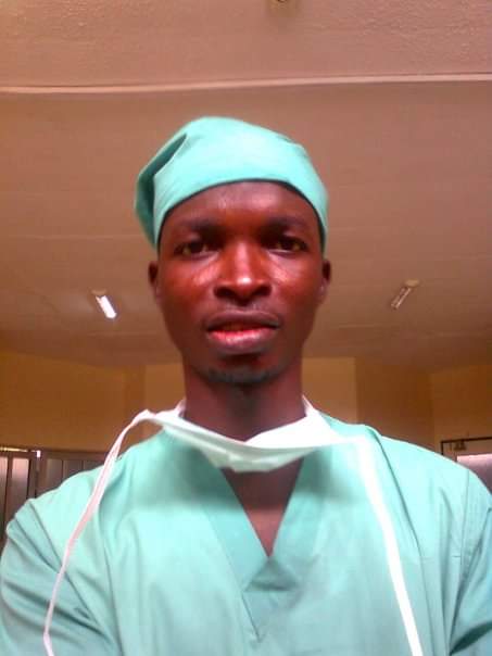 Fresh outta theatre.
Year 2010.
University of Abuja Teaching Hospital, Gwagwalada.

#fondmemories