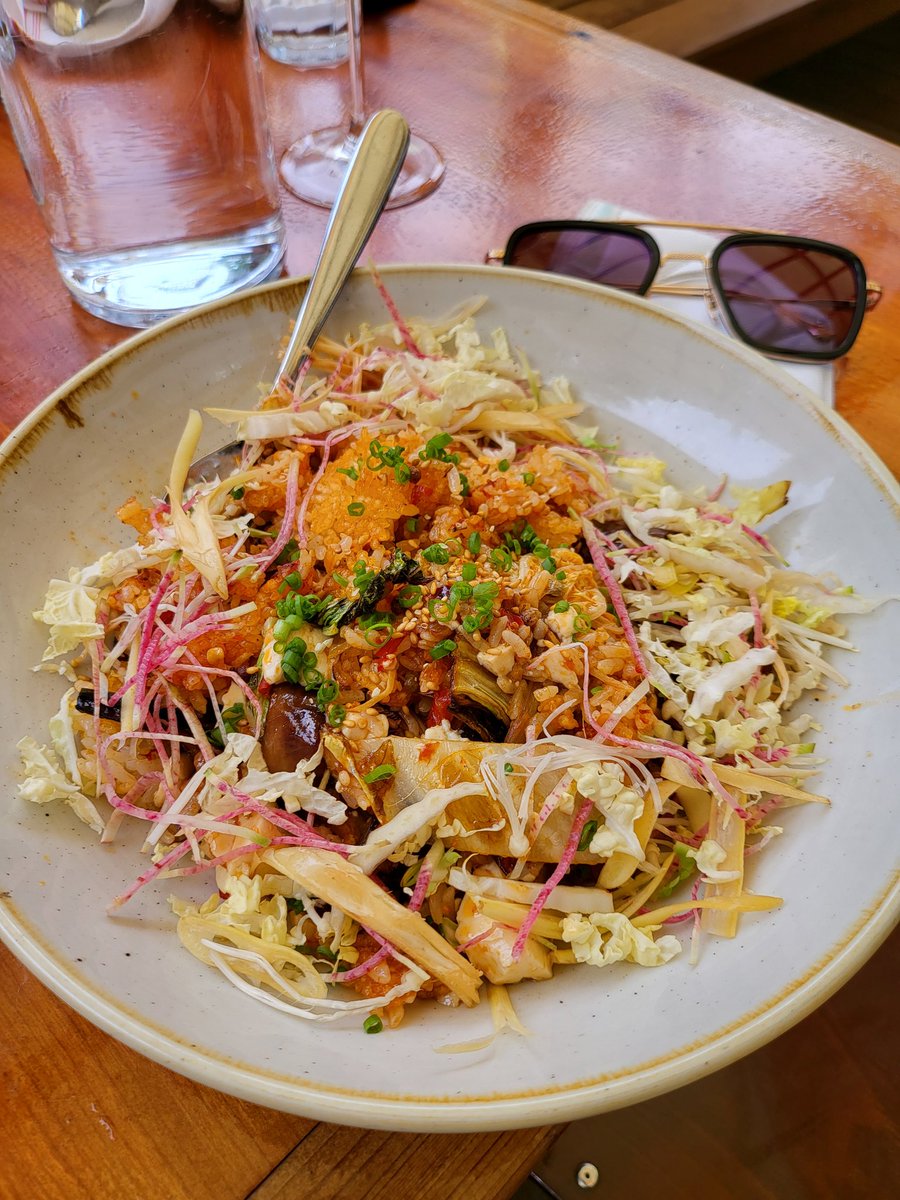 seventwofive's tweet photo. #statebirdprovisions #sanfrancisco #dinner fried rice, chips and dip, fried quail https://t.co/VRUOUkNgFl