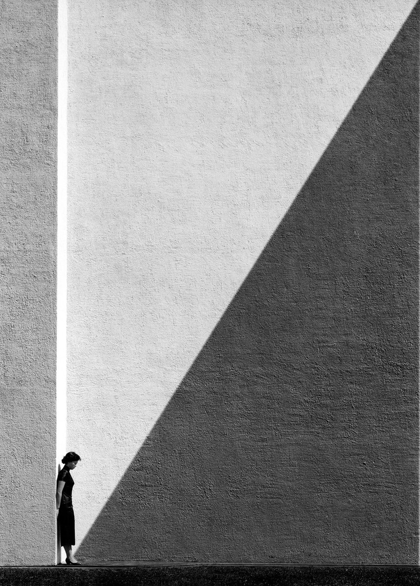 Unique_Abstract's tweet photo. Approaching shadow by Fan Ho https://t.co/BoYm5Flk4z