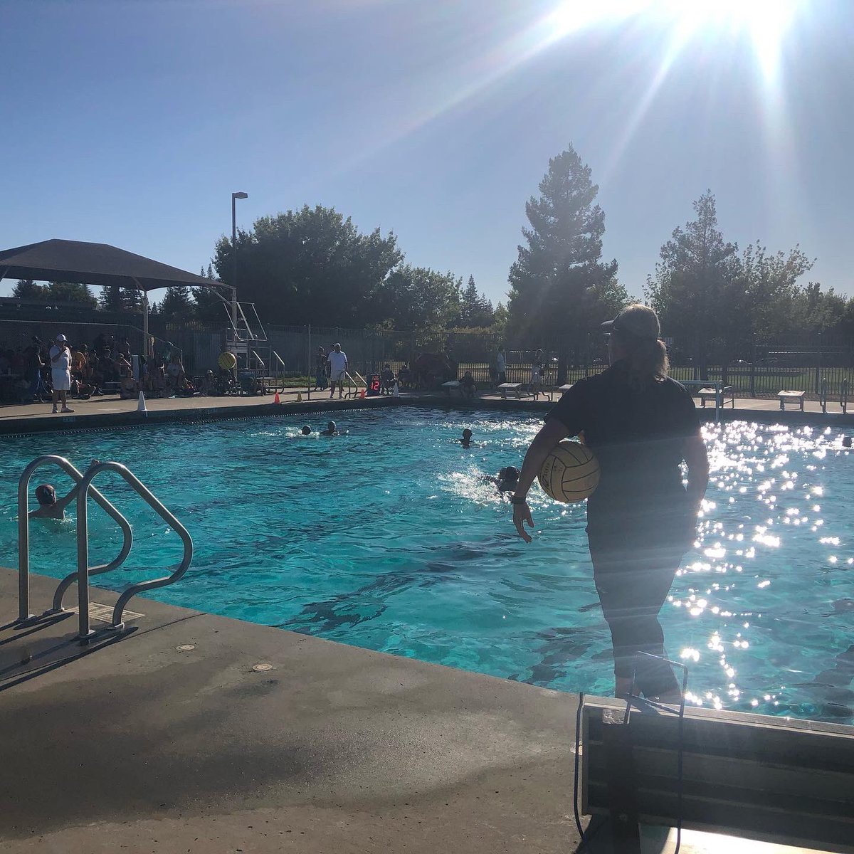 AthleticsNusd's tweet image. On a beautiful afternoon Inderkum Waterpolo took on Kennedy: VG 15-6 w/the win!
VB 12-10 w/the Win &amp;amp; exciting comeback &amp;amp; strong finish 👏🏽👏🏽 #greatjobgirls 🤽🏼‍♀️ #greatjobboys 🤽🏽‍♂️ #keepworkinghard #CoachJayne @IHSTigerSports @CoachJMessina @NatomasUSD @natomasbuzz @SacBee_JoeD