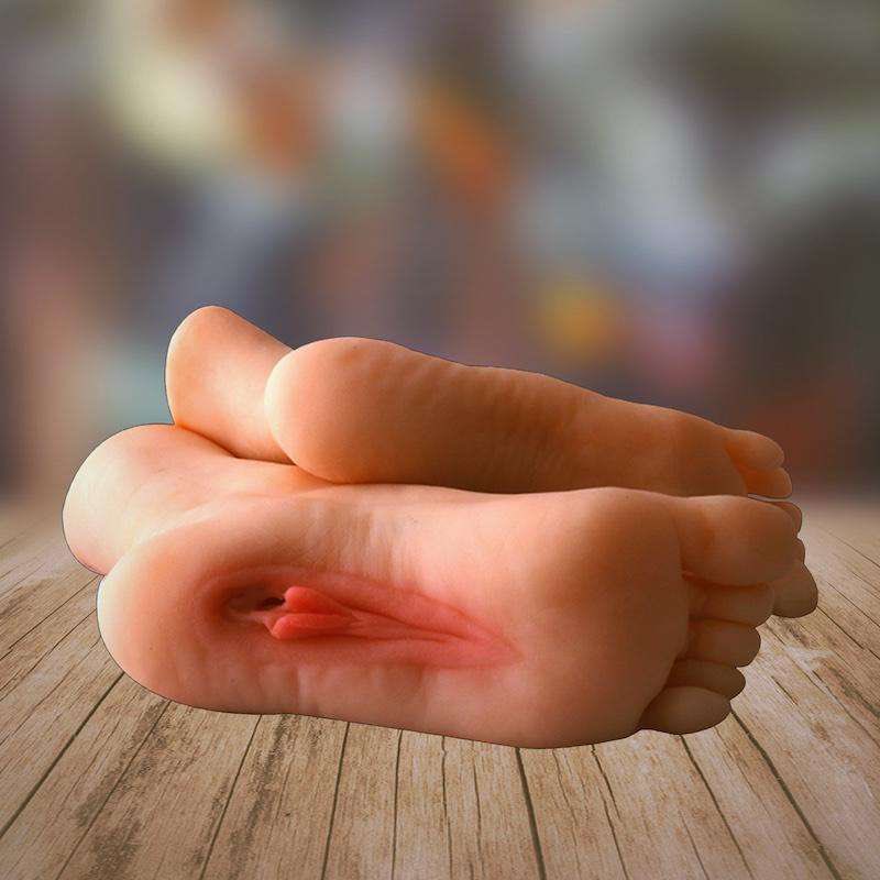 FJEcstasy's tweet image. When the adult toy industry doesn’t quite understand the foot fetishist demographic.🤔 🤦‍♂️