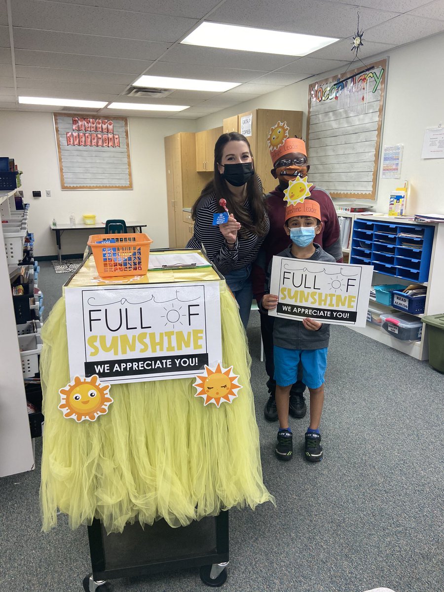 ☀️The Sunshine Leaders did a great job spreading around happiness to the teachers today at Hiller!☀️ #wearelamphere #hillerwildcats